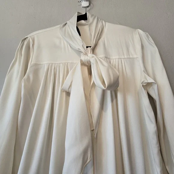 Theory Novalee Tie Neck Silk Blouse Top Women's MED Ivory Quiet Luxury EUC $345 - Picture 3 of 11